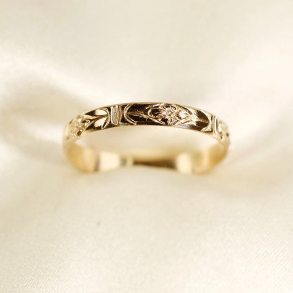 14k Gold pattern ring